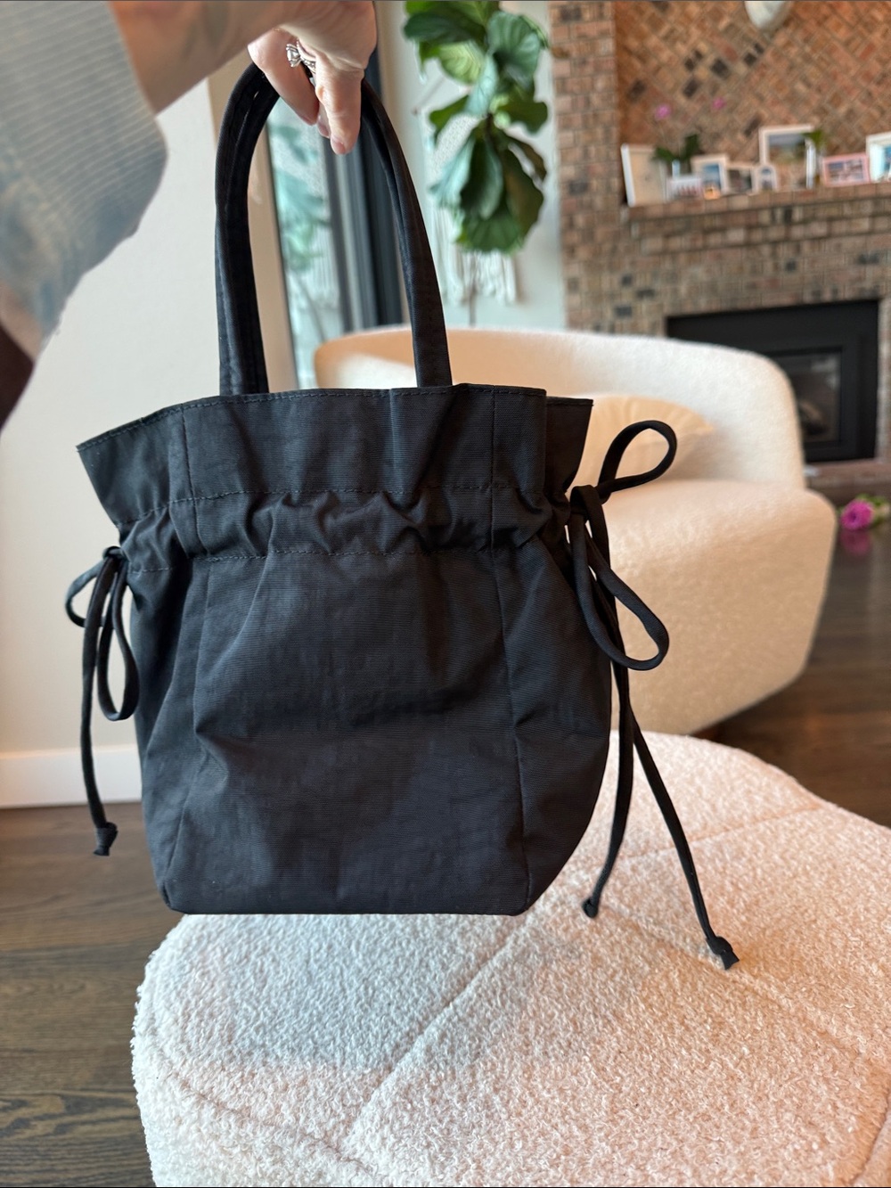 BAGGU Nylon Drawstring Bag Black Crossbody NWT - Picture 11 of 15